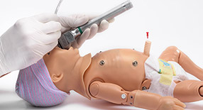 Procedimento de intubação em simulador avançado